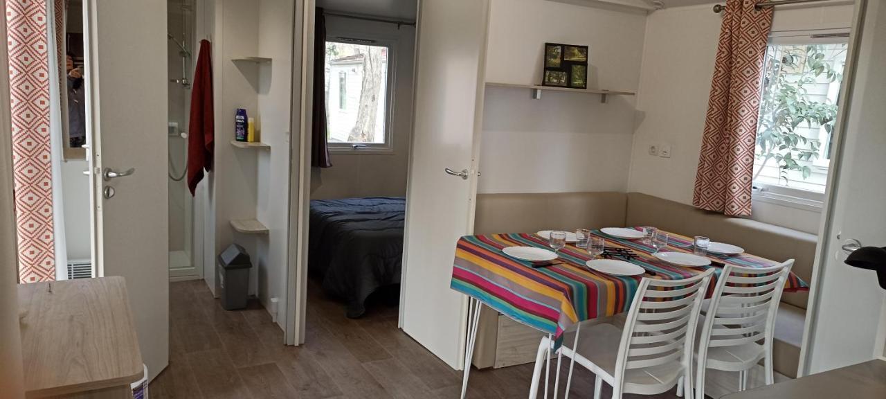 Camping Paradis Bellerive Montfrin Εξωτερικό φωτογραφία