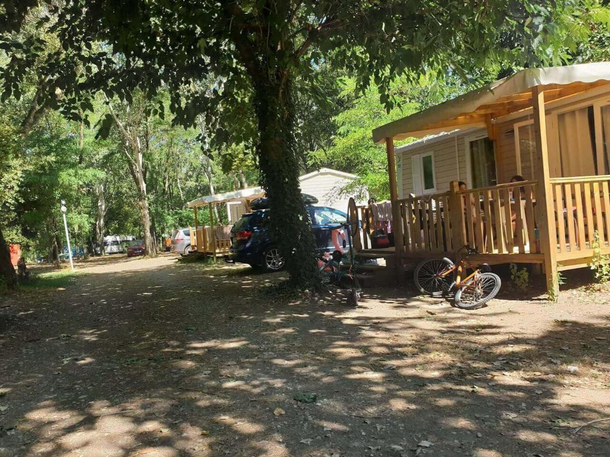 Camping Paradis Bellerive Montfrin Εξωτερικό φωτογραφία