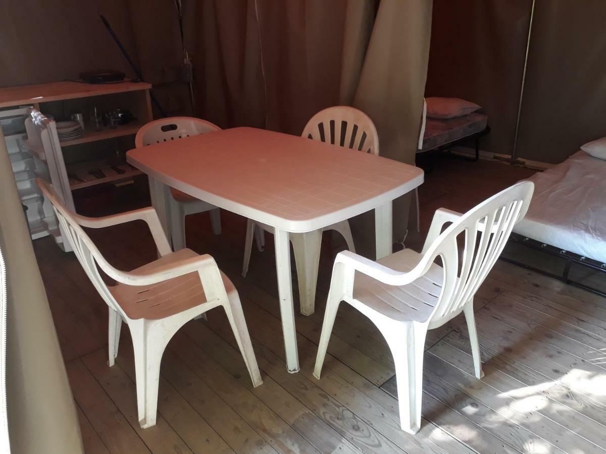Camping Paradis Bellerive Montfrin Εξωτερικό φωτογραφία